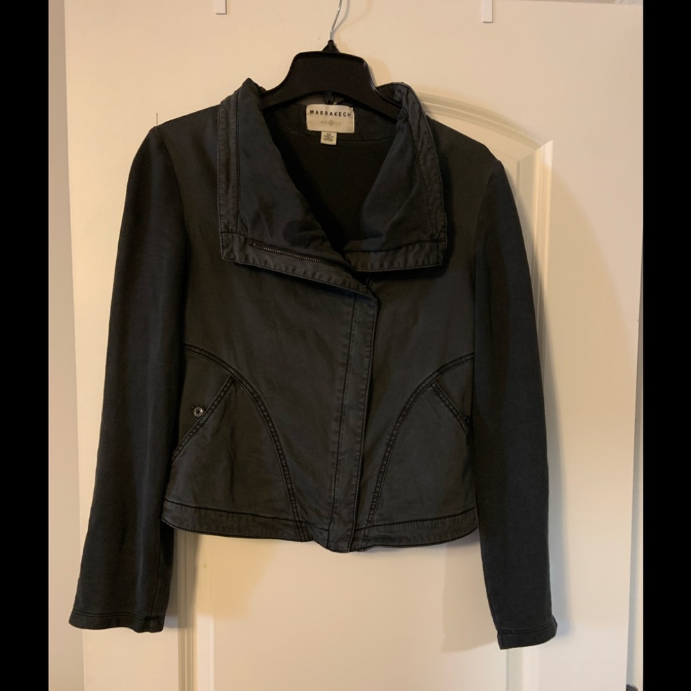 Very cute motorcycle jacket cute and detailed.